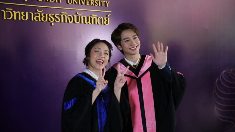 泰国博仁大学毕业照
