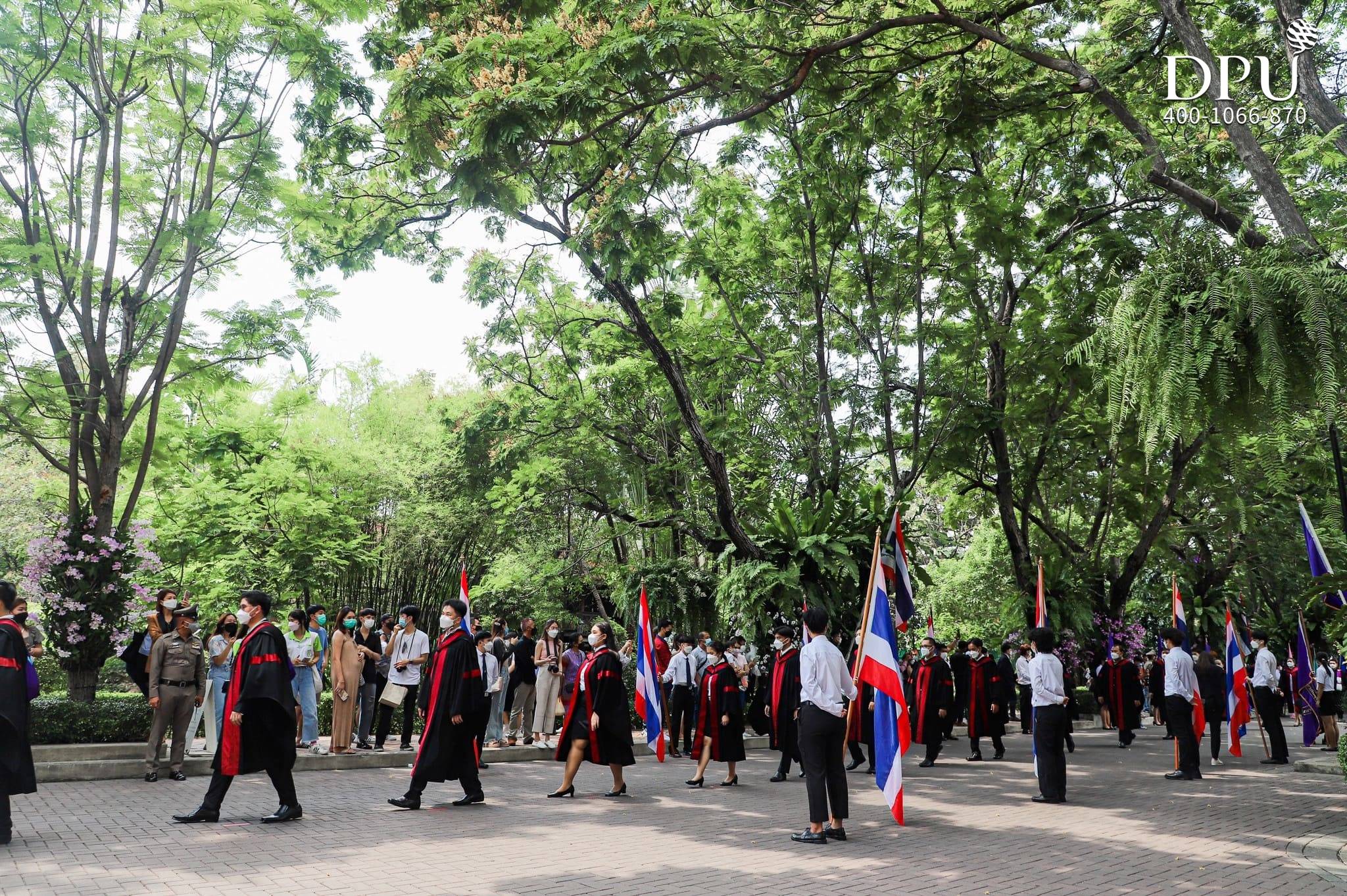 2022年泰国博仁大学毕业典礼照片
